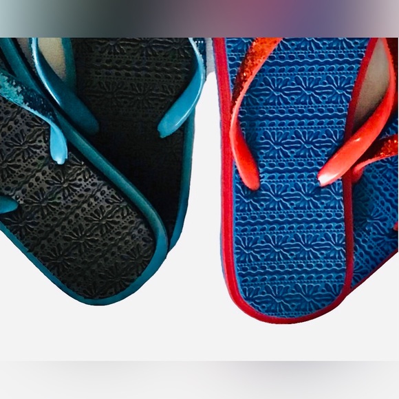 Bling Flip Flops 2 pr - Picture 3 of 5